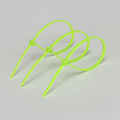 Serres-câble 2.5mmX150mm en nylon verts anti-vieillissement pour des emballages